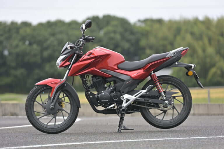 HONDA CBF125R｜【日本上陸!】CBF125R：原付二種ストリートファイター、この走りで新車価格23.8万円はオドロキ!