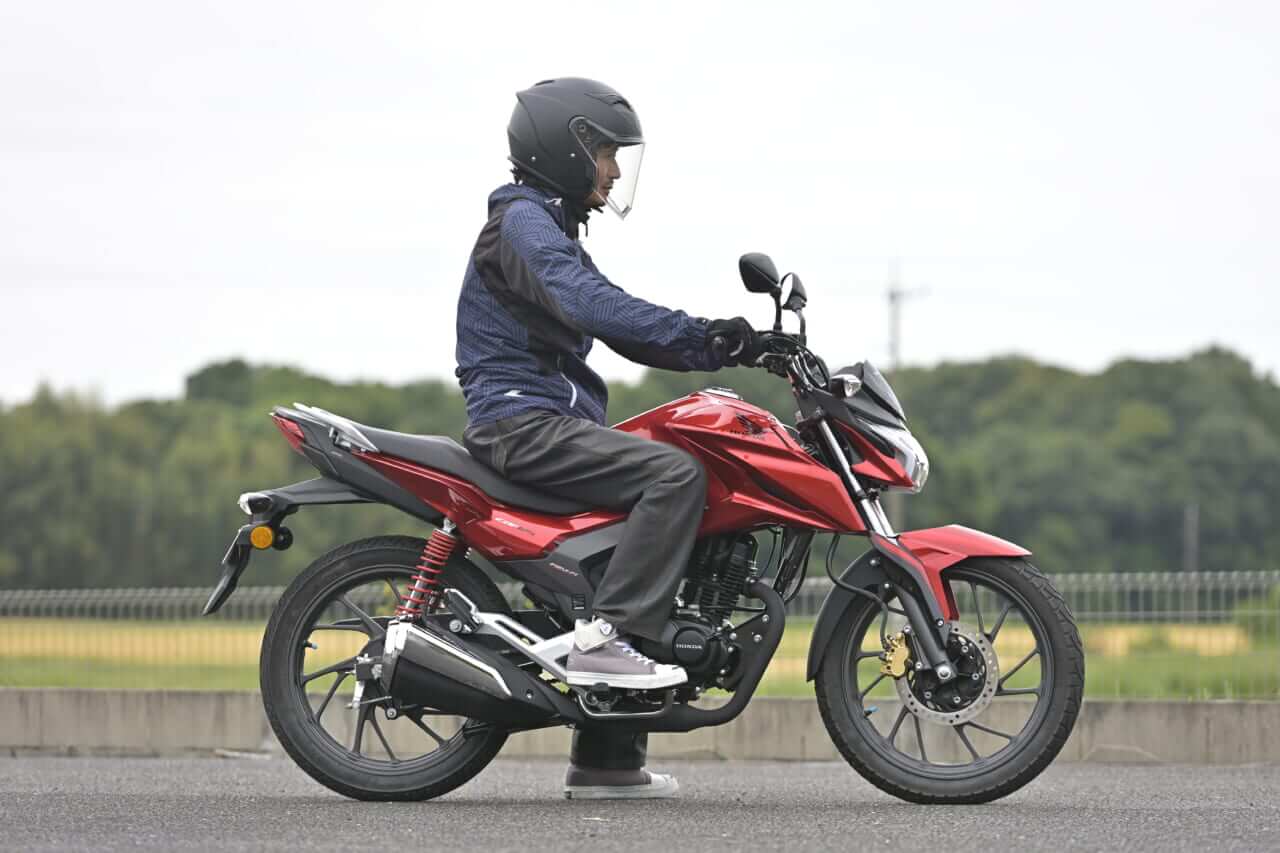 HONDA CBF125R｜【日本上陸!】CBF125R：原付二種ストリートファイター、この走りで新車価格23.8万円はオドロキ!