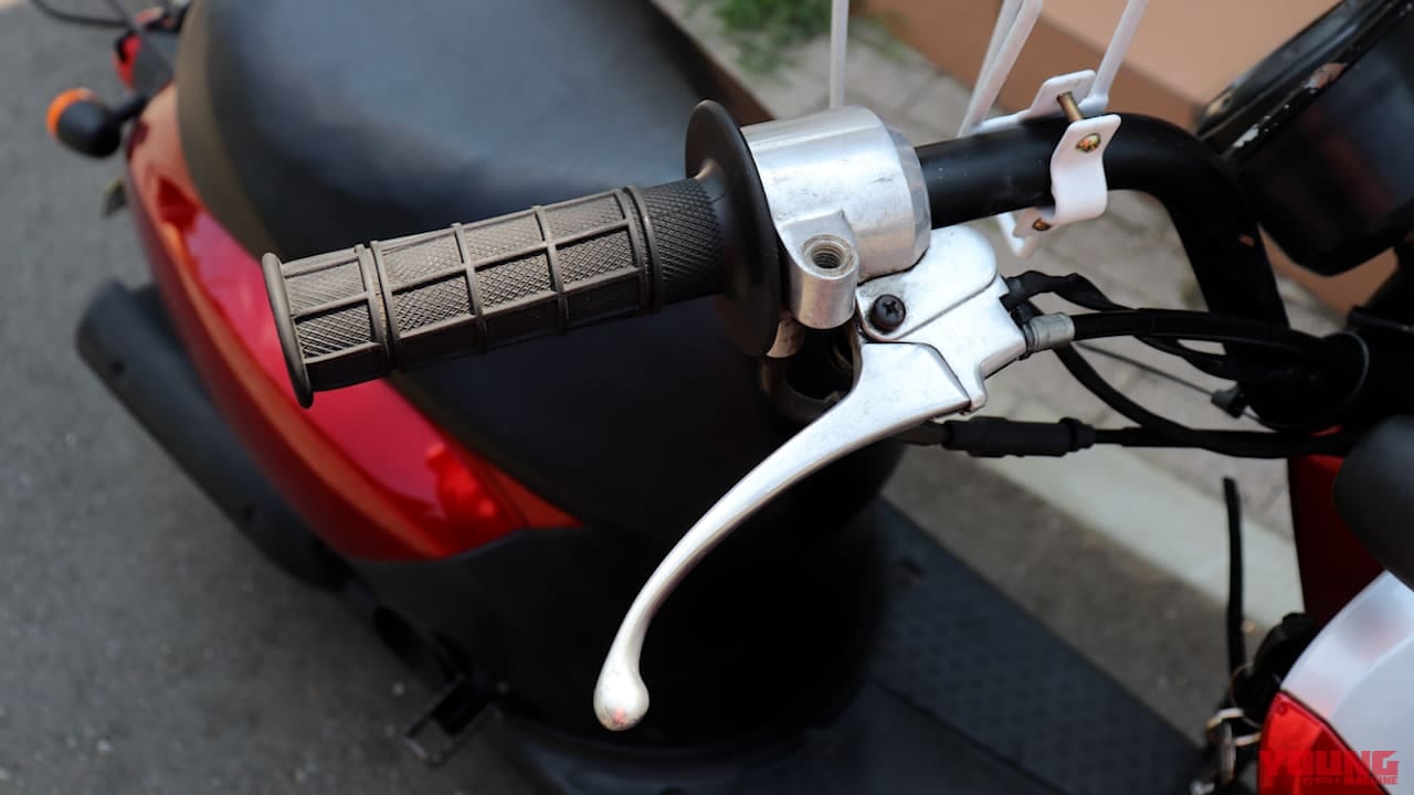 追突事故にもなりかねない! バイクのブレーキランプが消えない原因と対策｜追突事故にもなりかねない! バイクのブレーキランプが消えない原因と対策を考える