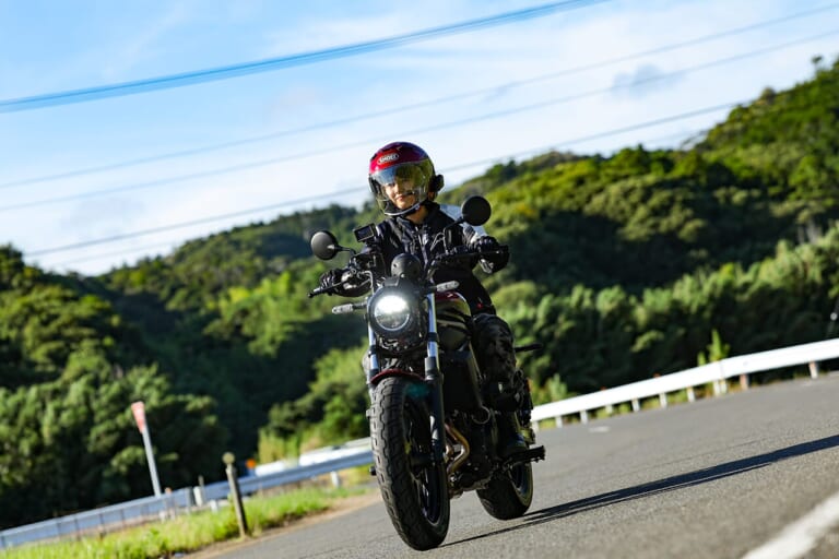 若月佑美｜「教習所ではめちゃめちゃ転びました(笑)」若月佑美、バイク初納車＆ツーリングの模様を取材：免許取得の苦労や購入モデル選びについて語る