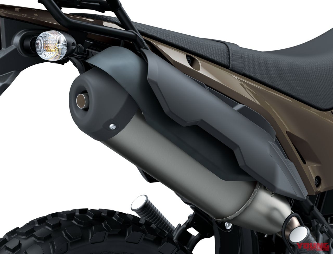|旅する4スト! カワサキ新型モデル「KLX230 DF」登場、シェルパに後輪チューブレスやエンジンガード、リヤキャリアを追加