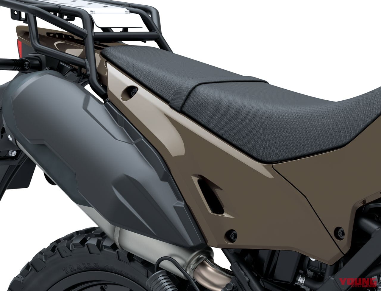 ｜旅する4スト！ カワサキ新型モデル「KLX230 DF」登場、シェルパに後輪チューブレスやエンジンガード、リヤキャリアを追加