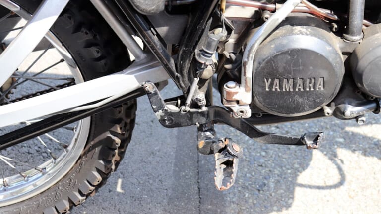 追突事故にもなりかねない! バイクのブレーキランプが消えない原因と対策｜追突事故にもなりかねない! バイクのブレーキランプが消えない原因と対策を考える