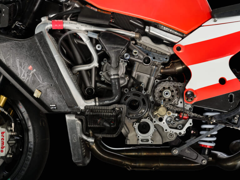 800ccのV4エンジン｜ニッキー・ヘイデンの『デスモセディチ GP8』がオークションに?! ドゥカティ・コルセ純正パーツ使用、単なるオマージュではない「正統レプリカ」