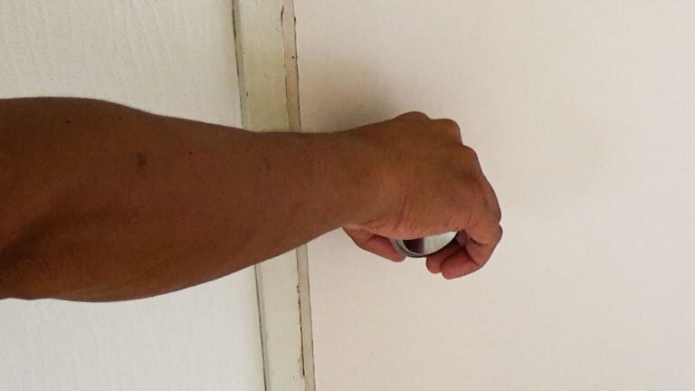 「アクセルがギクシャク…」「手首痛い…」実はそれ、アクセルの握り&回し方で解消できるかもしれないぞ|「アクセルがギクシャク…」「手首痛い…」実はそれ、アクセルの握り&回し方で解消できるかもしれないぞ