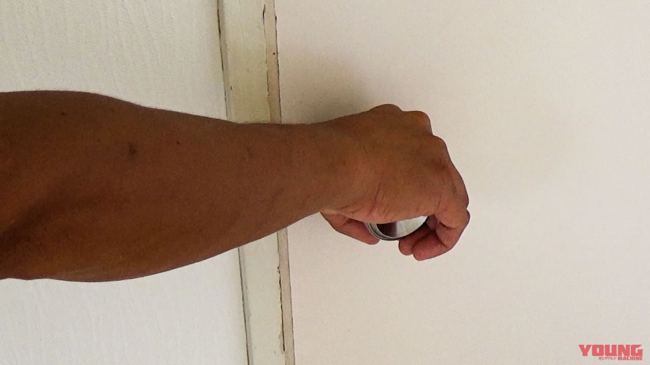 「アクセルがギクシャク…」「手首痛い…」実はそれ、アクセルの握り&回し方で解消できるかもしれないぞ|「アクセルがギクシャク…」「手首痛い…」実はそれ、アクセルの握り&回し方で解消できるかもしれないぞ