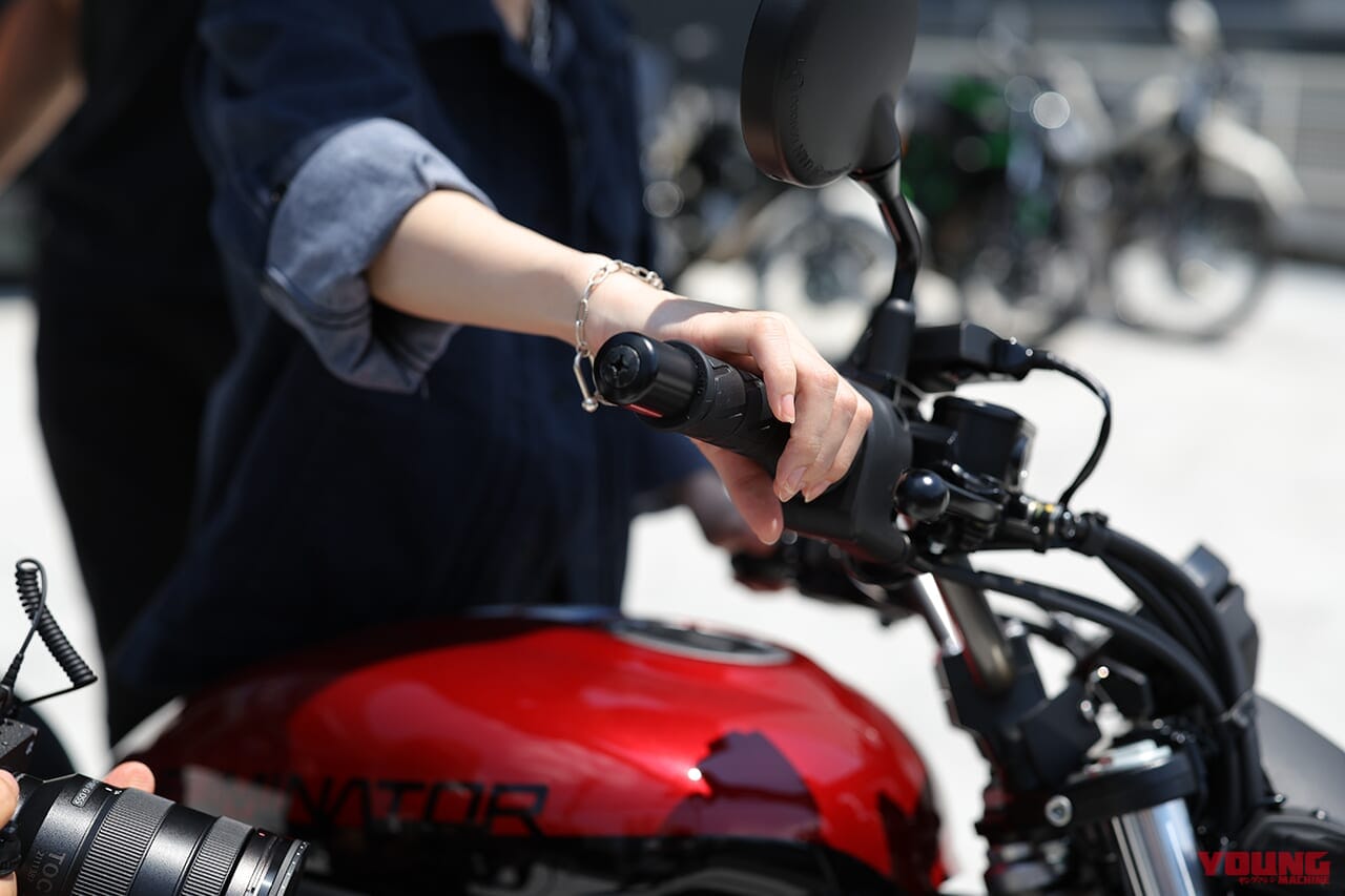 ｜「教習所ではめちゃめちゃ転びました(笑)」若月佑美、バイク初納車＆ツーリングの模様を取材：免許取得の苦労や購入モデル選びについて語る
