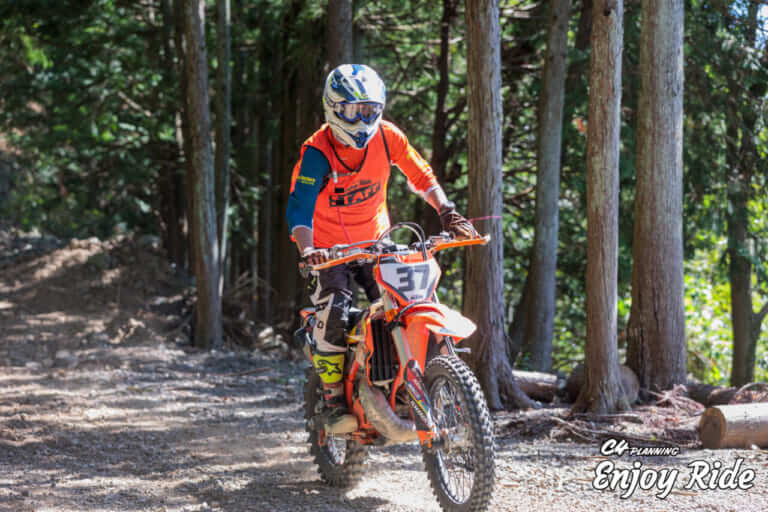 エキスパートライダーも多数在籍|オフロードバイク初心者も大歓迎! 爆破走行も楽しめる「エンジョイライドinケゴン2025」参加ガイド