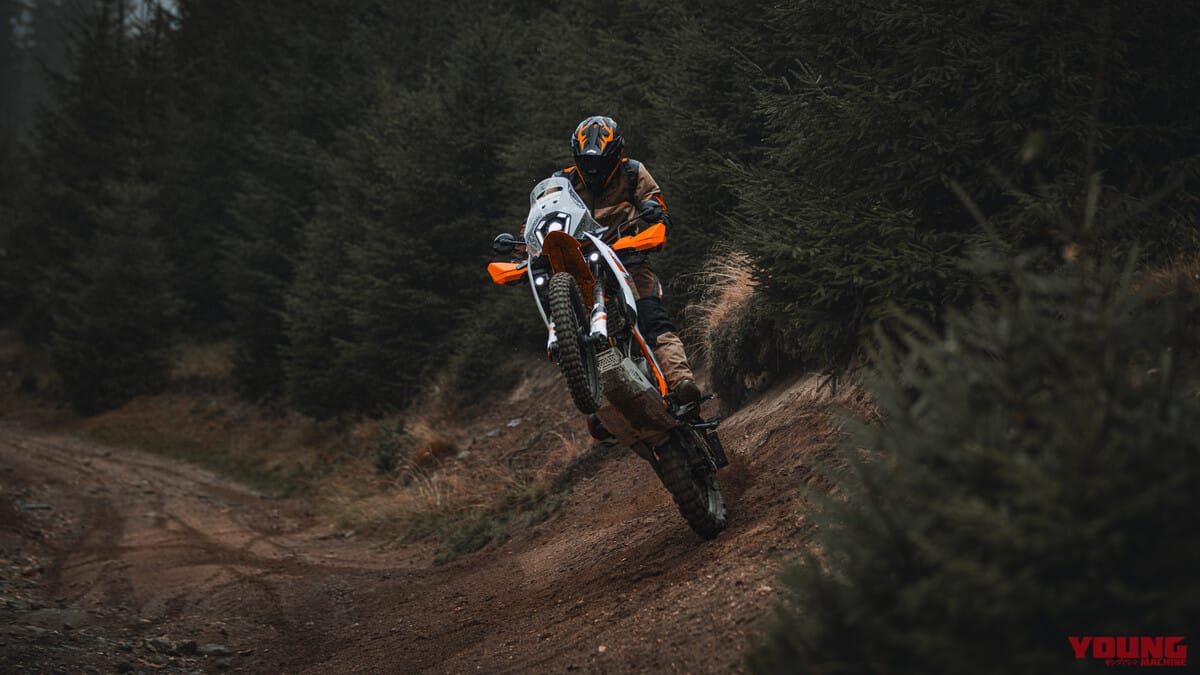KTM 390 ADVENTURE R｜KTM 390シリーズ拡大！「SMC R」「アドベンチャーR」「エンデューロR」「デューク」を相次いで発売