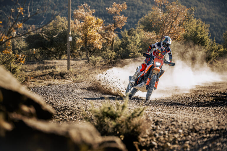 KTM 390 ENDURO R｜KTM 390シリーズ拡大！「SMC R」「アドベンチャーR」「エンデューロR」「デューク」を相次いで発売