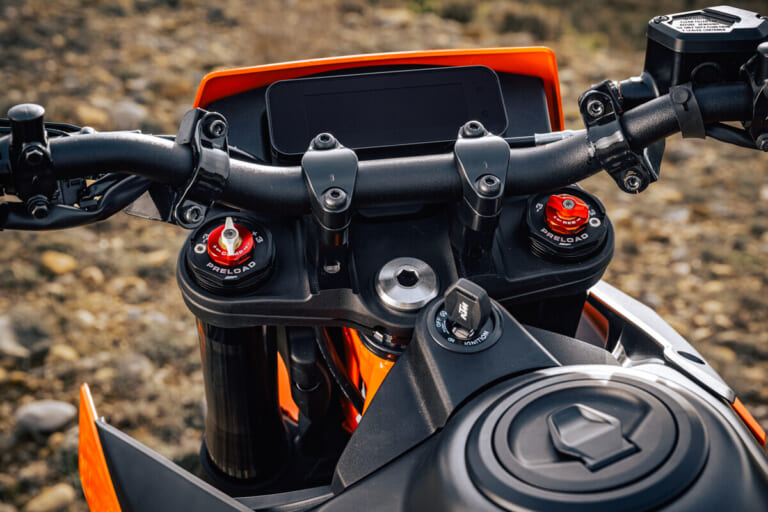 KTM 390 ENDURO R｜KTM 390シリーズ拡大！「SMC R」「アドベンチャーR」「エンデューロR」「デューク」を相次いで発売