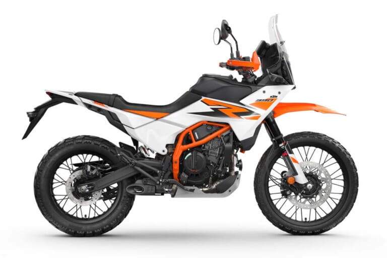 KTM 390 ADVENTURE R｜KTM 390シリーズ拡大！「SMC R」「アドベンチャーR」「エンデューロR」「デューク」を相次いで発売