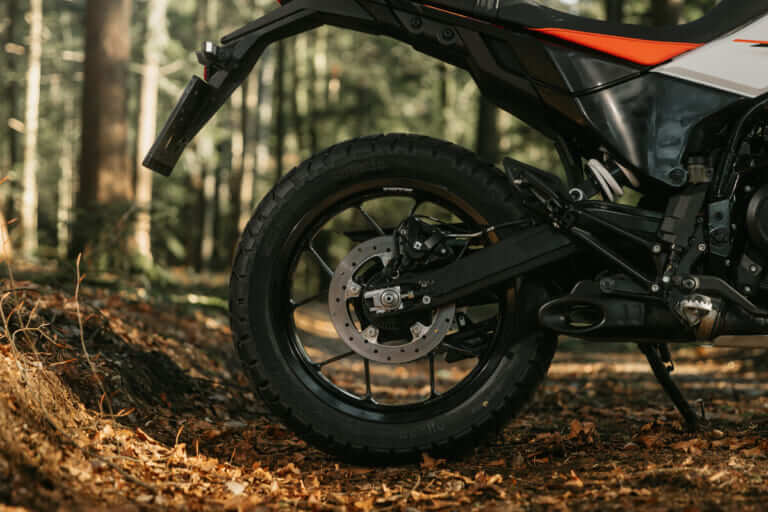 KTM 390 ADVENTURE R|KTM 390シリーズ拡大!「SMC R」「アドベンチャーR」「エンデューロR」「デューク」を相次いで発売