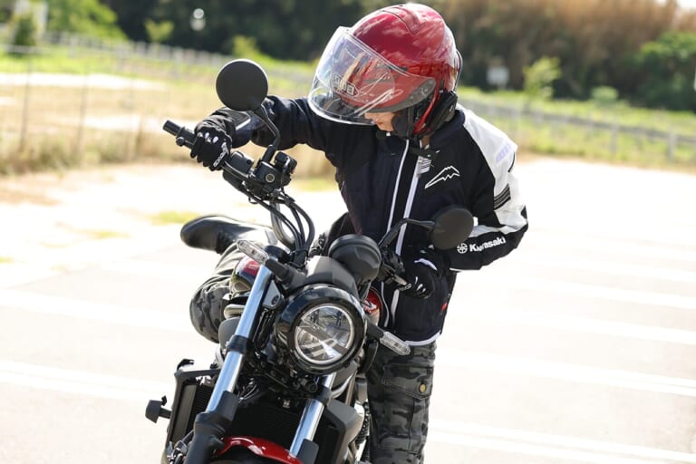 若月佑美｜「教習所ではめちゃめちゃ転びました(笑)」若月佑美、バイク初納車＆ツーリングの模様を取材：免許取得の苦労や購入モデル選びについて語る