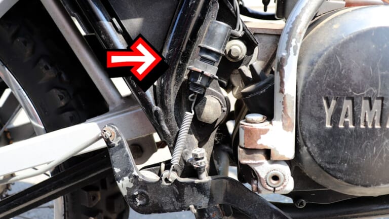 追突事故にもなりかねない! バイクのブレーキランプが消えない原因と対策|追突事故にもなりかねない! バイクのブレーキランプが消えない原因と対策を考える