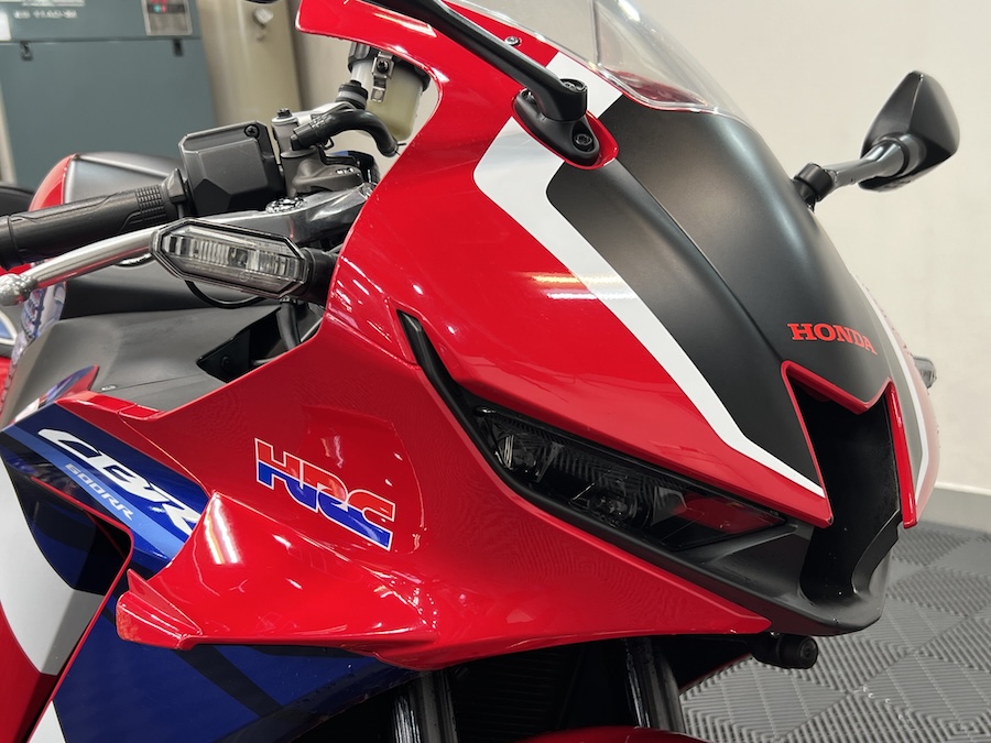 シュアラスター洗車図鑑｜ホンダ「CBR600RR」｜洗車図鑑【車種別バイクの洗い方教えます】ミドル級スーパースポーツの本格派・ホンダCBR600RR編
