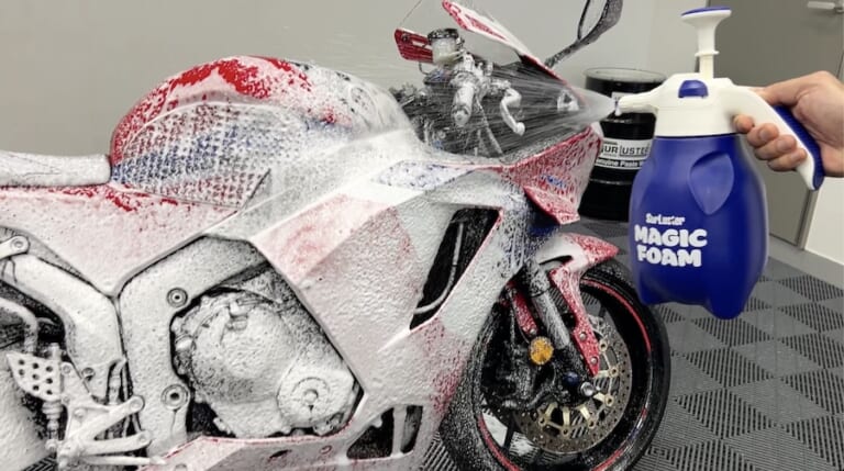 シュアラスター洗車図鑑｜ホンダ「CBR600RR」｜洗車図鑑【車種別バイクの洗い方教えます】ミドル級スーパースポーツの本格派・ホンダCBR600RR編