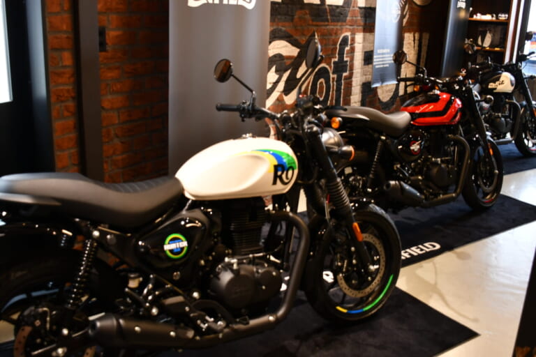 ハンター350｜東京・浅草のカフェ「ORTIGA」で新型ロイヤルエンフィールド ハンター 350を国内最速で展示中[8/17まで]