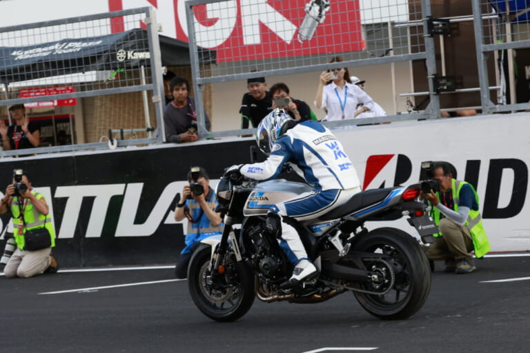 CB1000Fコンセプト｜【世界初試乗インプレ!】ホンダ「CB1000F コンセプト」に丸山浩が乗った！ 負けず嫌いでバイクが大好きなホンダが帰ってきた