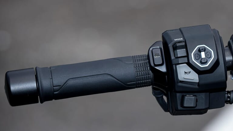 CB1000F SE コンセプト|「丸眼&角系カウルブーム来るか」ホンダCB1000F SE コンセプト初お披露目:アクセサリー&一部保安部品も判明/CB1000F コンセプトはカラバリ発表