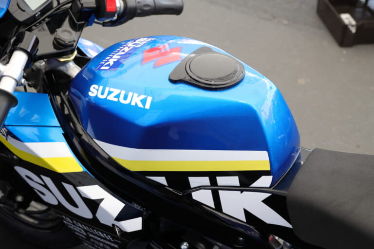 スズキ｜CNチャレンジミニ｜鈴鹿8耐｜2025｜鈴鹿8耐“GPスクエア”のスズキブースには新型GSX-R1000Rなど未発売モデルがズラリ！ CNチャレンジミニ号もあって未来への期待しかない！