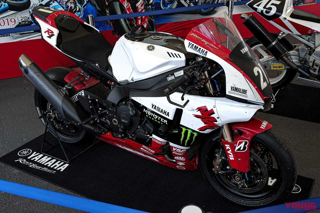 |【鈴鹿8耐レポート】ヤマハブースでは今年の8耐レーサーYZF-R1&1999 YZF-R7と写真が撮れる!