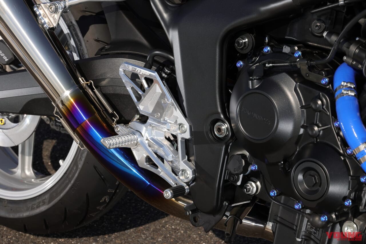 ｜CB1000Fをアールズギア×TSRがコラボカスタム! 「Neo-Classic Rebellion」…90年代風にまとめたセパハン仕様が熱い!