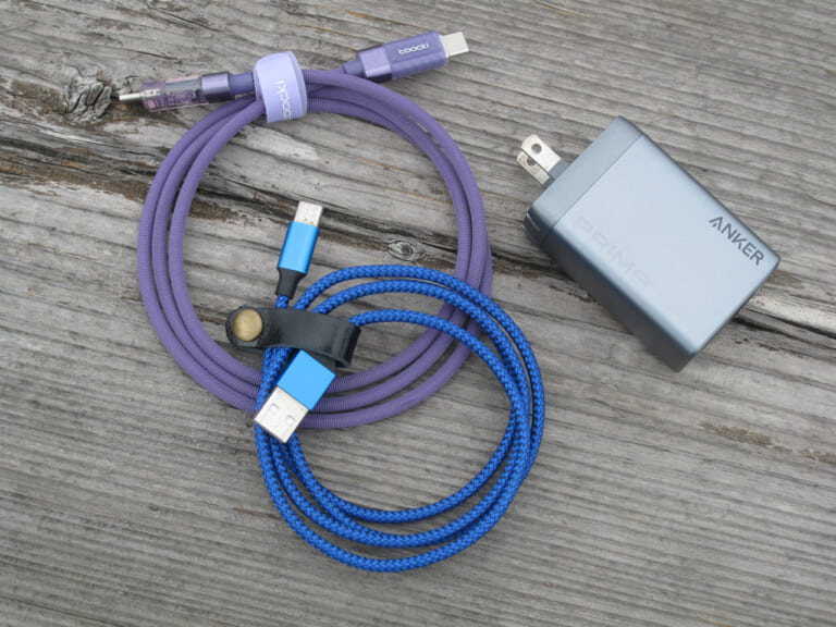 充電ケーブル|【決定版】バイクツーリング持ち物リスト|日帰りから宿泊まで完全ガイド&パッキングテクニック