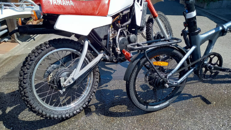 【バイク洗車の裏技】スポンジ代わりの”軍手”で洗車がクセになる理由は「愛」だった｜【バイク洗車偏愛アイテム】スポンジ代わりの”軍手で洗車”がクセになるほど良すぎた件