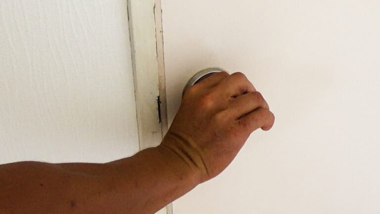 「アクセルがギクシャク…」「手首痛い…」実はそれ、アクセルの握り&回し方で解消できるかもしれないぞ|「アクセルがギクシャク…」「手首痛い…」実はそれ、アクセルの握り&回し方で解消できるかもしれないぞ