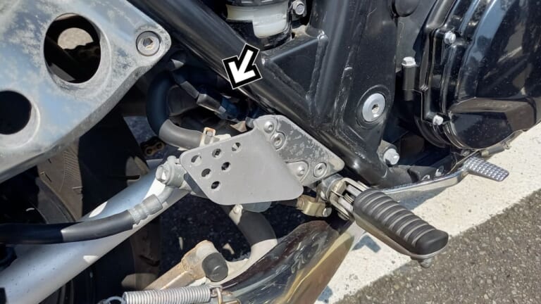 追突事故にもなりかねない! バイクのブレーキランプが消えない原因と対策｜追突事故にもなりかねない! バイクのブレーキランプが消えない原因と対策を考える
