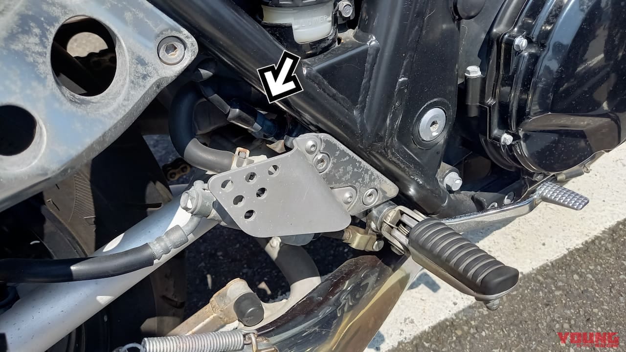 追突事故にもなりかねない! バイクのブレーキランプが消えない原因と対策｜追突事故にもなりかねない! バイクのブレーキランプが消えない原因と対策を考える