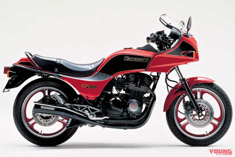 1983 GPz400｜カワサキの名機「Z400FX」はなぜ大ヒットした？ 「経験と戦略」が活きた空冷400cc直4【誕生と発展を解説】