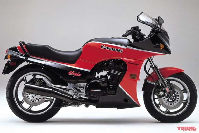 1985 GPz900R A2｜【Ninjaの原点】なぜGPz900Rは愛され続けるのか？ 歴代モデル＆”名機”となったカワサキ水冷直4の進化をたどる