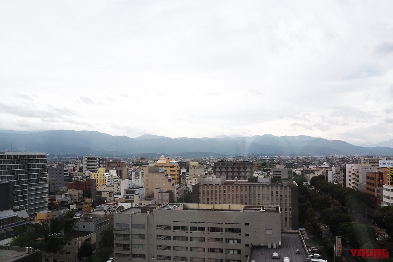 甲府市役所 展望ロビー|「ゆるキャン△」あfろ先生原作アニメ「mono」のイベント【甲府よりみち散歩道】8月18日(月)まで開催中! 特典プレゼントもあるよ