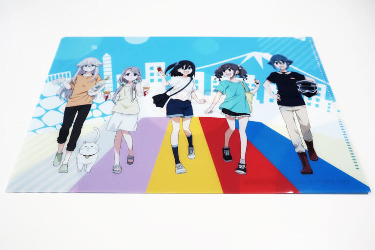 『TVアニメ「mono」甲府よりみち散歩道』イベントビジュアルクリアファイル|「ゆるキャン△」あfろ先生原作アニメ「mono」のイベント【甲府よりみち散歩道】8月18日(月)まで開催中! 特典プレゼントもあるよ