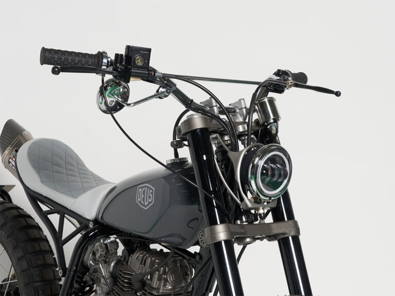 DEUS EX MACHINA SKOLL｜【都市を狩る孤高の狼】デウス・エクス・マキナが放つストリートカスタム「SKOLL」が特別展示中！