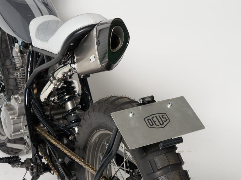 DEUS EX MACHINA SKOLL|【都市を狩る孤高の狼】デウス・エクス・マキナが放つストリートカスタム「SKOLL」が特別展示中!