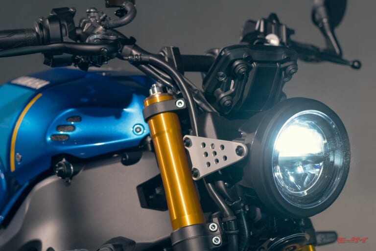 ヤマハ｜XSR900｜LEDヘッドライトの意外な弱点?! バイクやクルマ、今や当たり前のLEDはメリット多しだが……