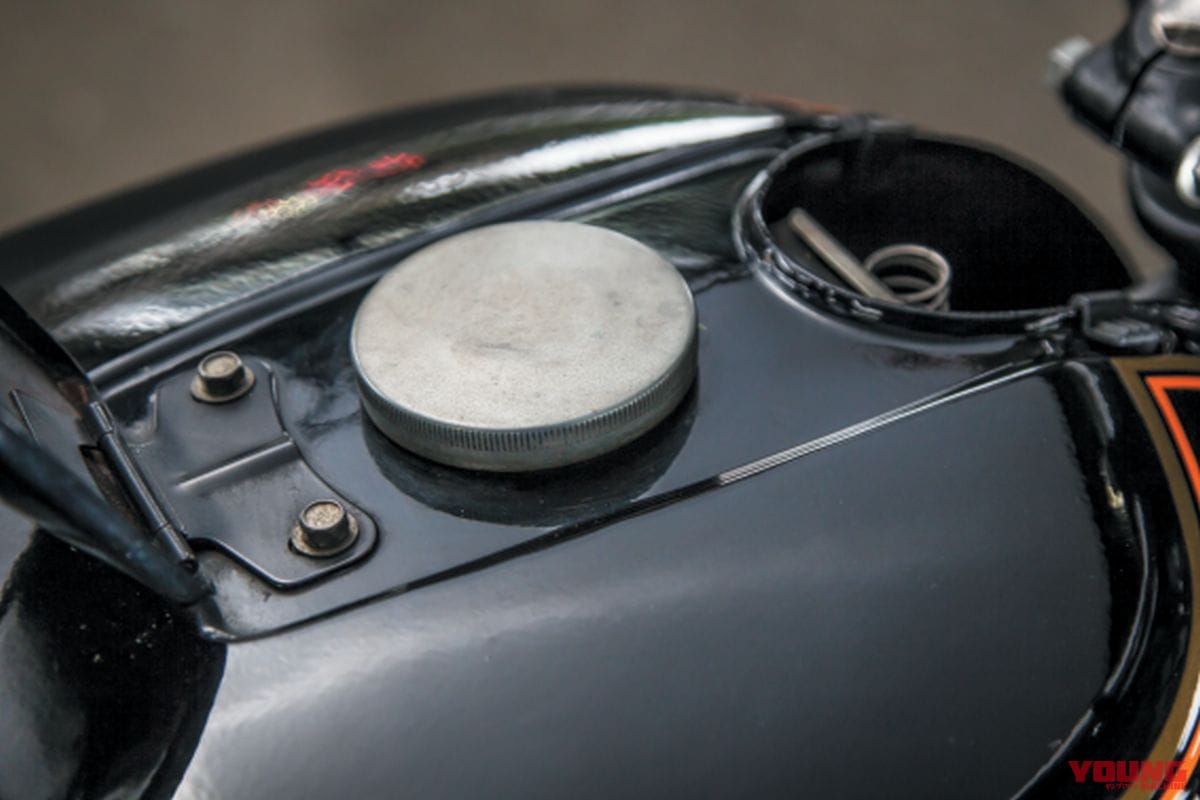 ｜スズキの歴史を変えた4スト並列4気筒車:スズキGS750【1976～1979】