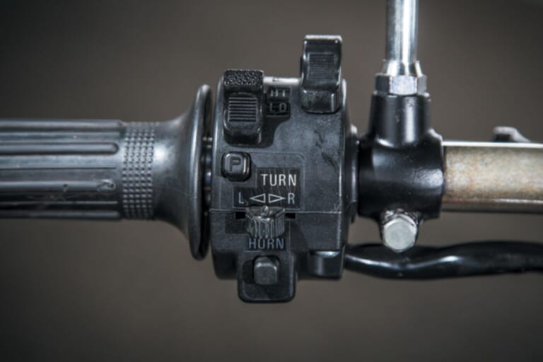 SUZUKI GS750|スズキの歴史を変えた4スト並列4気筒車:スズキGS750【1976~1979】