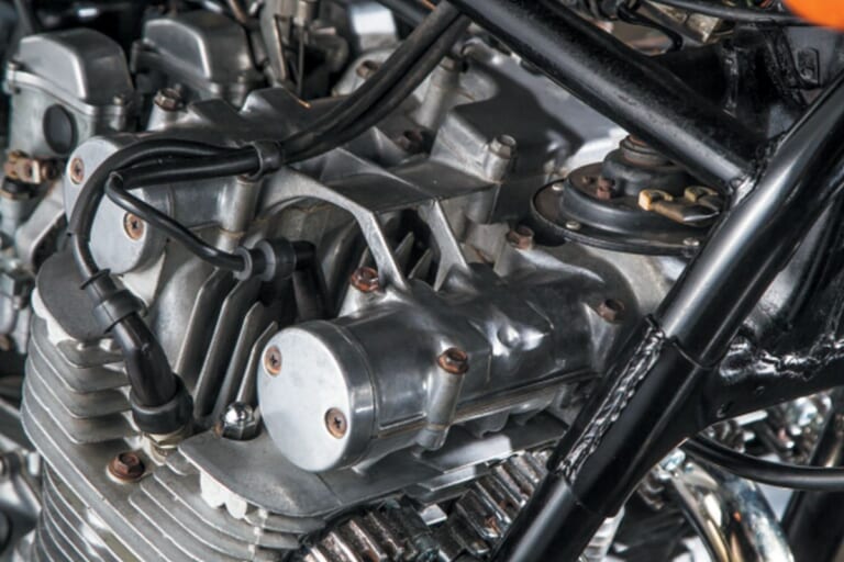 SUZUKI GS750|Zを上まわる高評価を獲得した名車:スズキGS750【1976~1979】各部解説