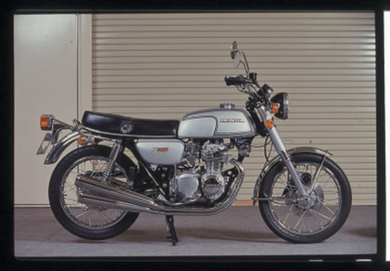 HONDA CB400FOUR|兄貴分とは狙いが異なる独自の魅力:ホンダCB400FOUR【1974~1977】が辿った歴史