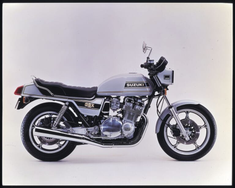 SUZUKI GSX110E｜意外に短命だったGSシリーズの原点:スズキGS750【1976～1979】の系譜