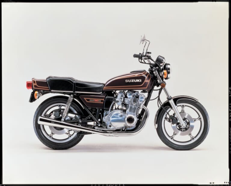 SUZUKI GS750｜意外に短命だったGSシリーズの原点:スズキGS750【1976～1979】の系譜