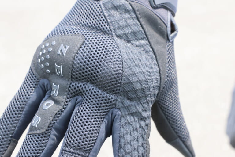 プロテクターはCE LEVEL2|コスパ最強! メッシュグローブ『ゼロスグラブエア』が残夏ツーリングの必須アイテムなワケ