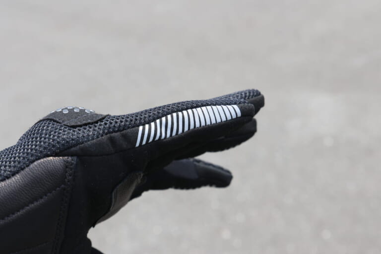 リフレクター|コスパ最強! メッシュグローブ『ゼロスグラブエア』が残夏ツーリングの必須アイテムなワケ