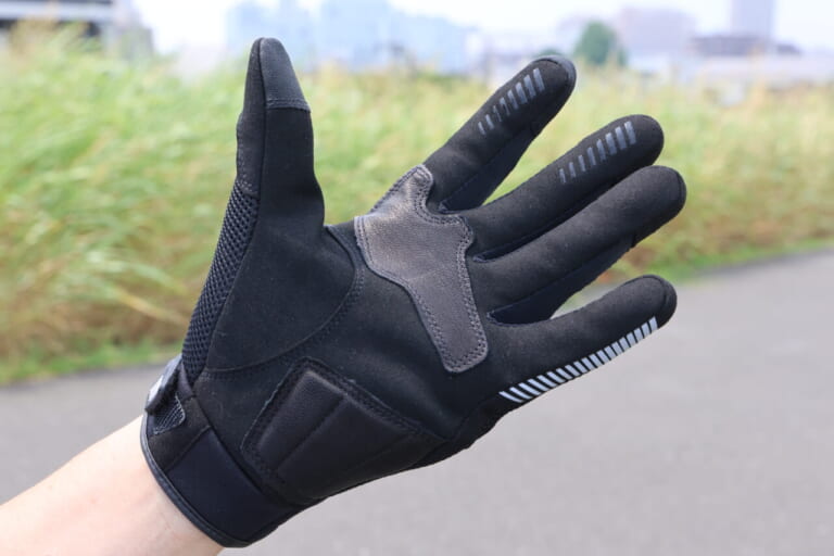 ゴートスキンで補強|コスパ最強! メッシュグローブ『ゼロスグラブエア』が残夏ツーリングの必須アイテムなワケ