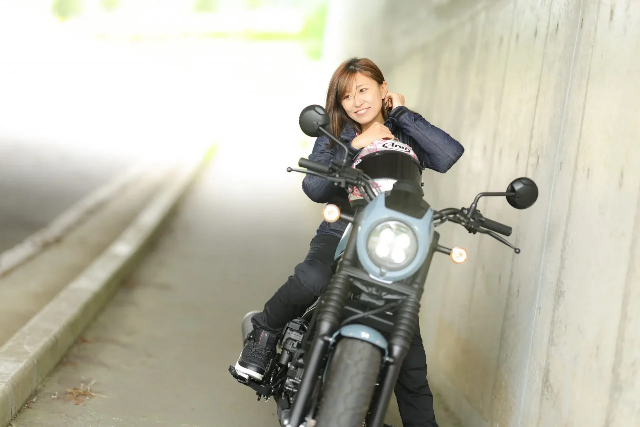 Honda Rebel 250 S Edition E-Clutch｜レーシング女子・岡崎静夏、Honda Rebel 250 S Edition E-Clutchに乗る「ライダーを選ばない究極フレンドリーバイク」