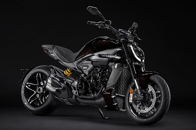 ブラック・ラヴァ｜ドゥカティ新型「XDiavel V4」国内発売！V4エンジン搭載のイタリアン「キング・オブ・クルーザー」を徹底解説